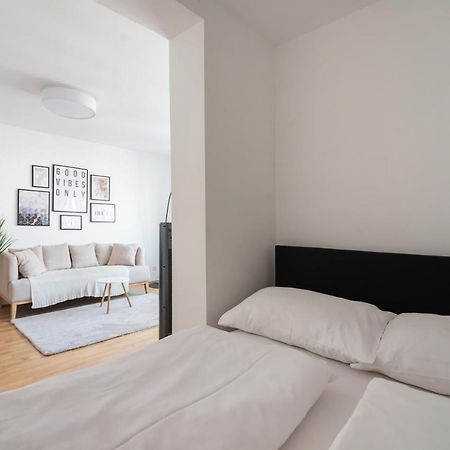 Modern, Bright Studio -Close To The Center In A Quiet Area Viena Exterior foto